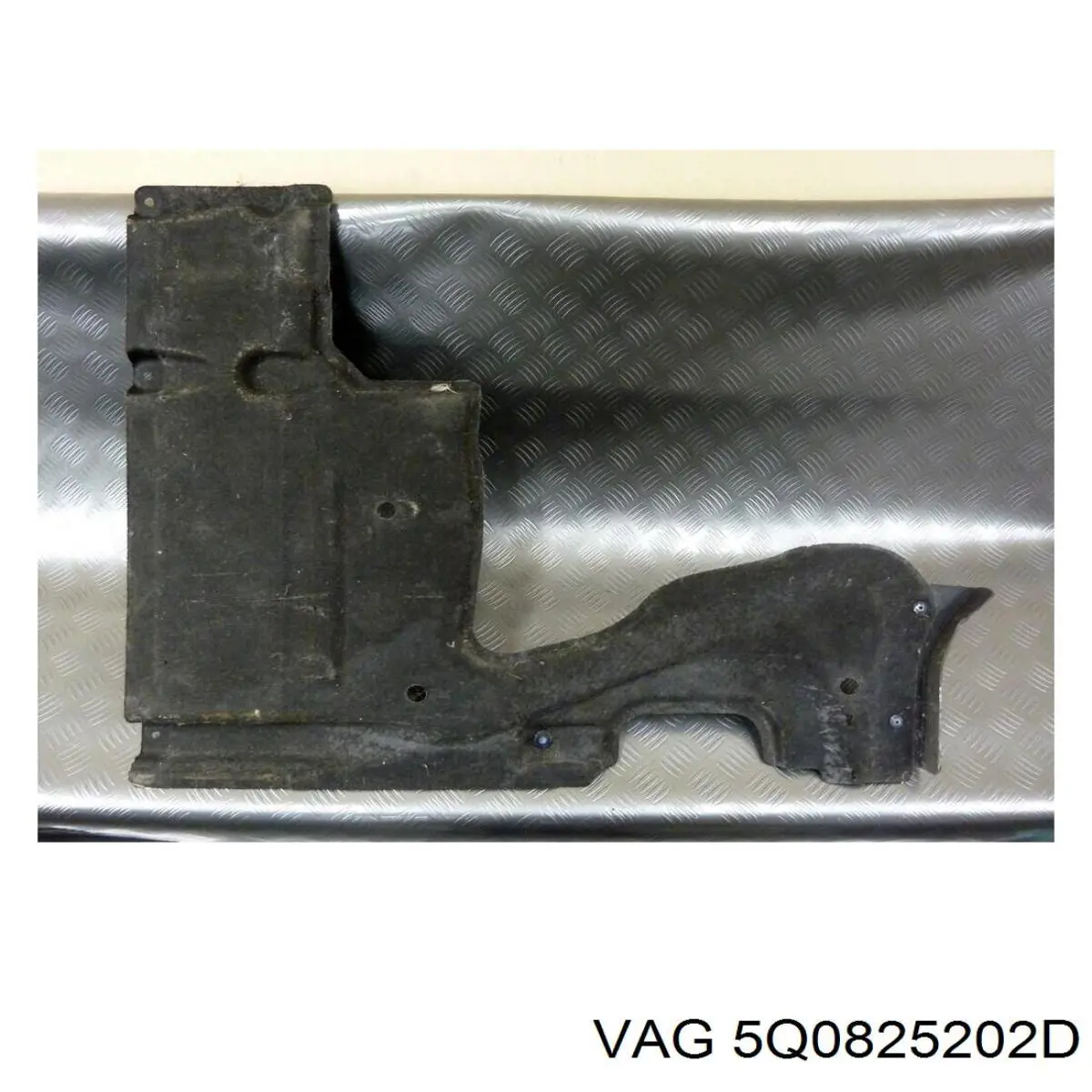 Comprar 5Q0825202AE VAG Protección inferior derecha