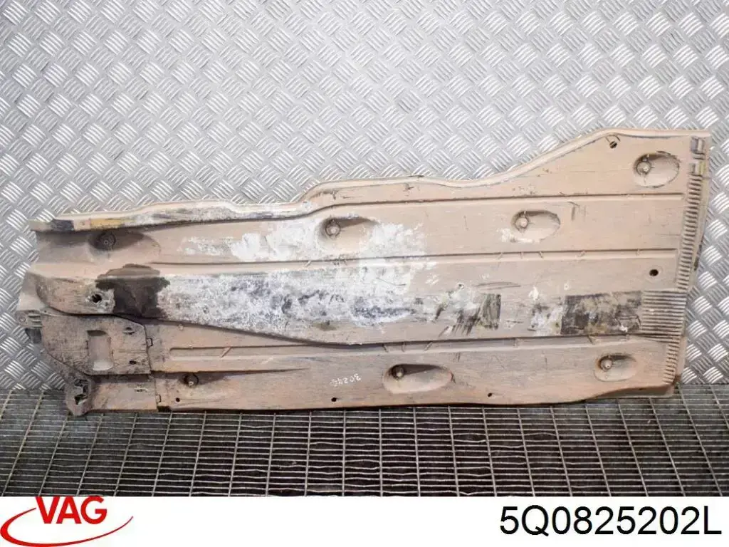 Protección inferior derecha VAG 5Q0825202L
