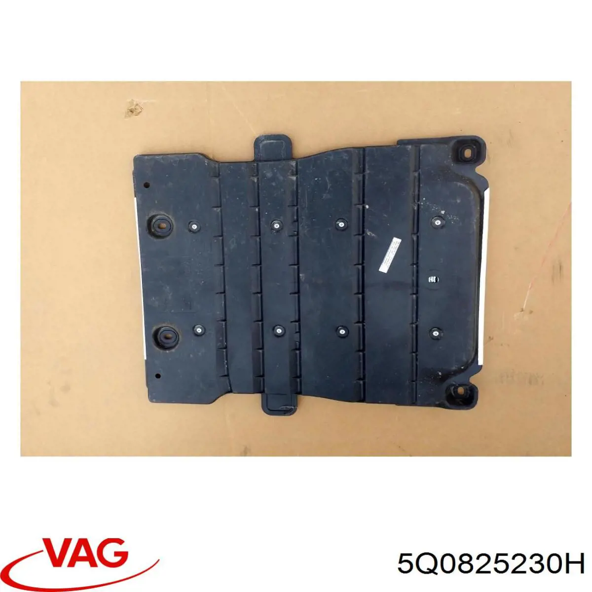 Comprar 5Q0825230H VAG Protección inferior izquierda