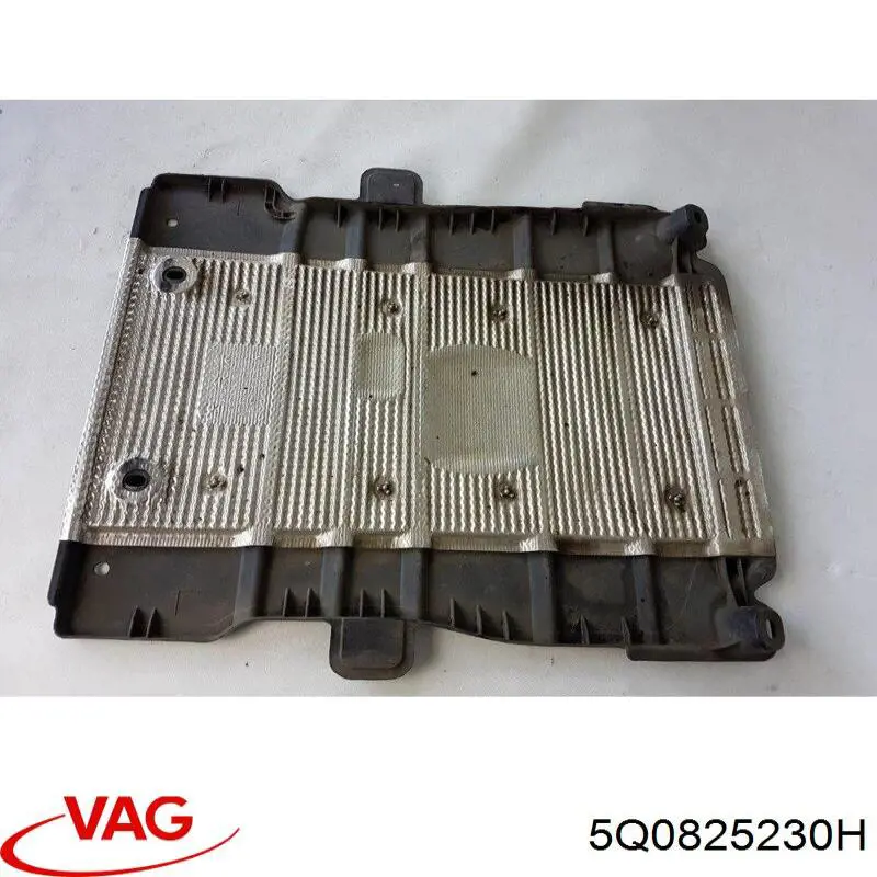Protección inferior izquierda VAG 5Q0825230H