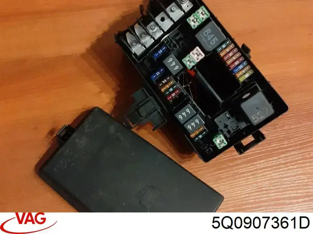 Carcasa de la caja de fusibles VAG 5Q0907361D precio, desde 48,39 EUR