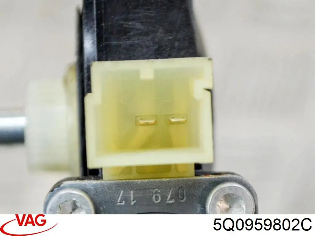 Motor del elevalunas de la puerta delantera derecha 5Q0959802C VAG