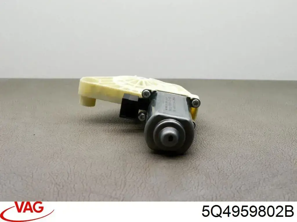 Comprar 5Q4959802B VAG Motor del elevalunas de la puerta delantera derecha