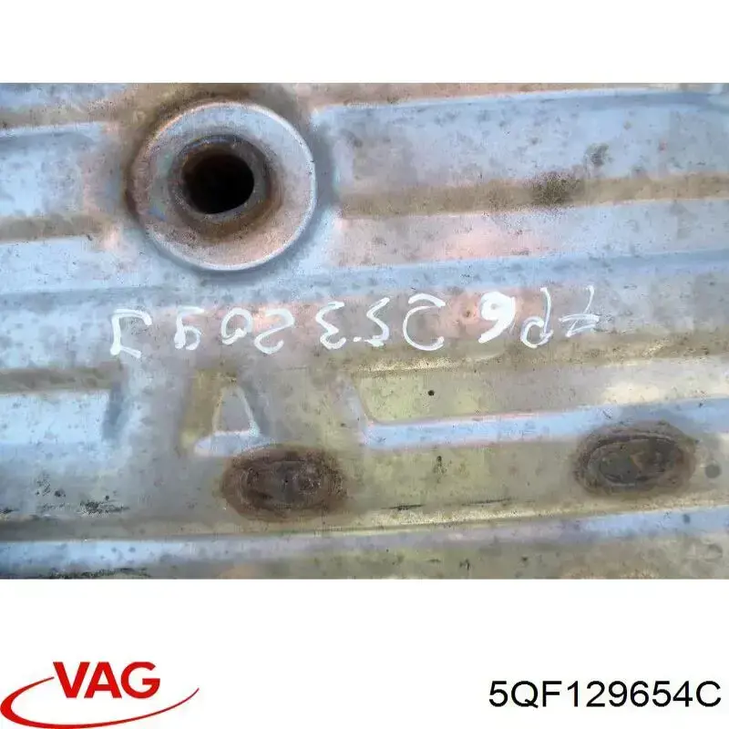 Conducto de aire, salida del filtro de aire 5QF129654C VAG