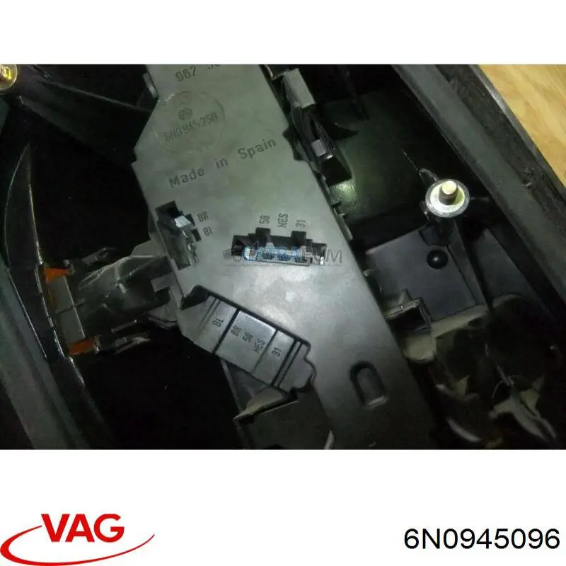 Piloto trasero derecho 6N0945096 VAG