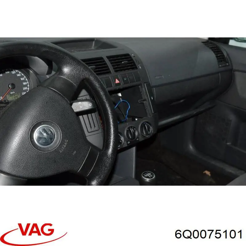 6Q0075101 VAG Juego de faldillas guardabarro traseros