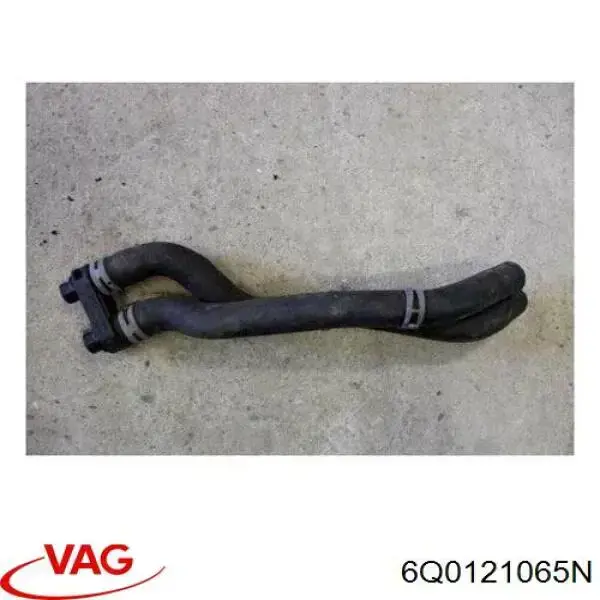 Comprar 6Q0121065H VAG Racor de manguera de calefacción en el tabique del motor