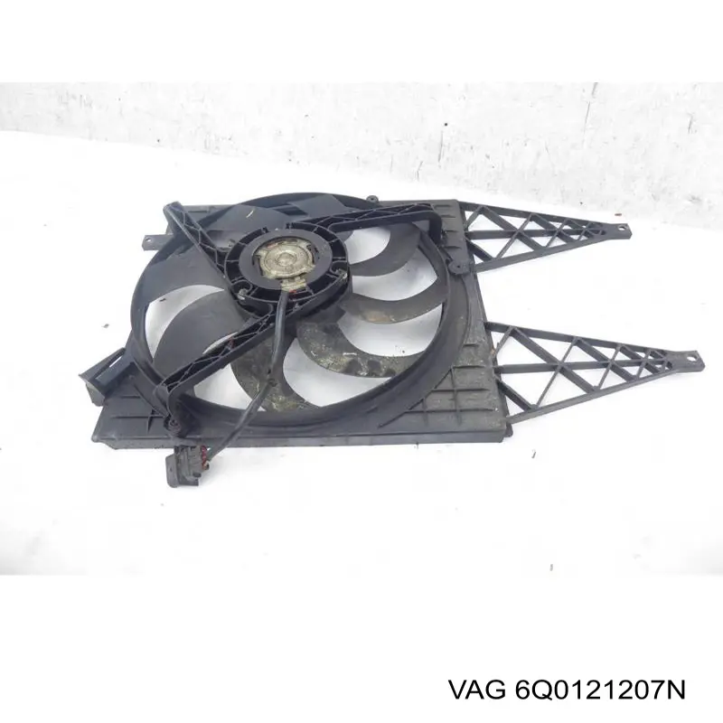 Difusor del radiador del aire acondicionado VAG 6Q0121207N precio, desde 55,59 EUR