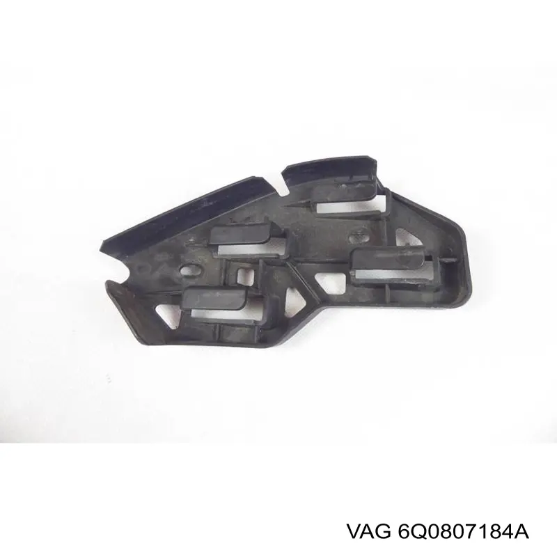 Soporte de paragolpes delantero derecho VAG 6Q0807184A