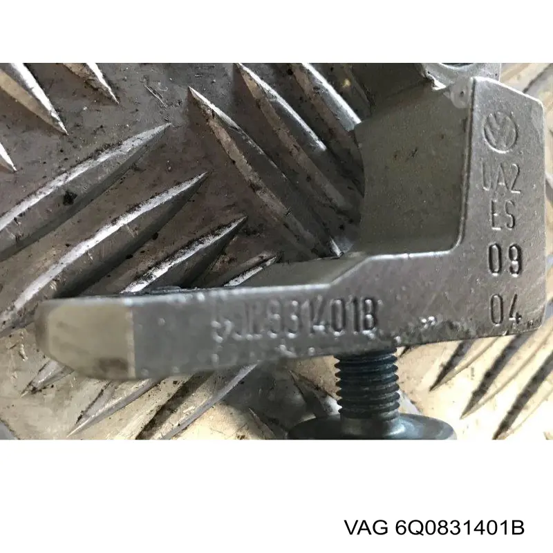 Comprar 6Q0831401B VAG Bisagra de puerta delantera izquierda