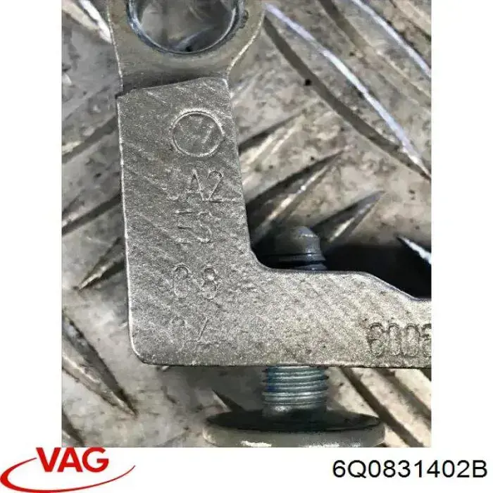 Bisagra de la puerta delantera derecha VAG 6Q0831402B precio, desde 63,24 EUR