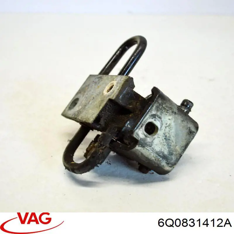 Bisagra de la puerta delantera derecha VAG 6Q0831412A precio, desde 34,85 EUR