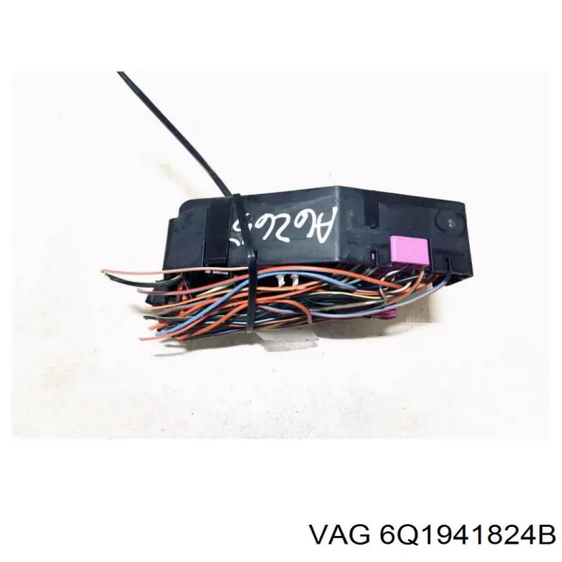 Caja de fusibles trasera interior VAG 6Q1941824B precio, desde 136,44 EUR