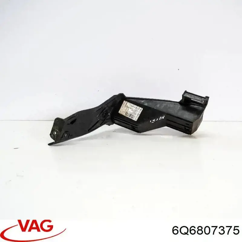 Soporte de parachoques trasero izquierdo 6Q6807375 VAG