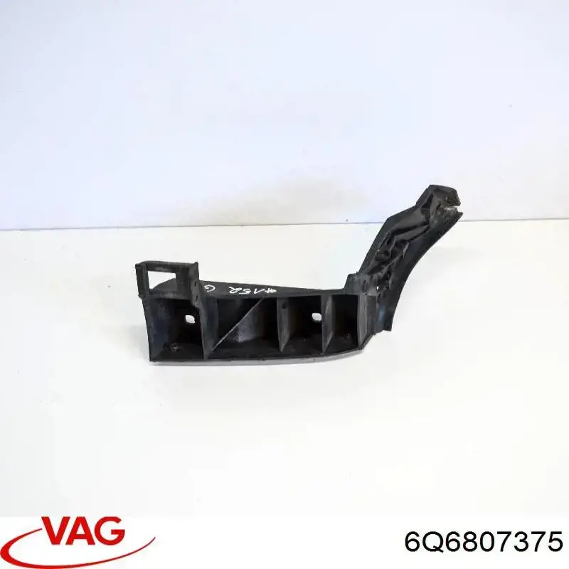 Soporte de parachoques trasero izquierdo VAG 6Q6807375