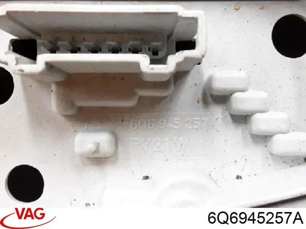 Portalámparas de luz trasera VAG 1321400200 precio, desde 63,89 EUR