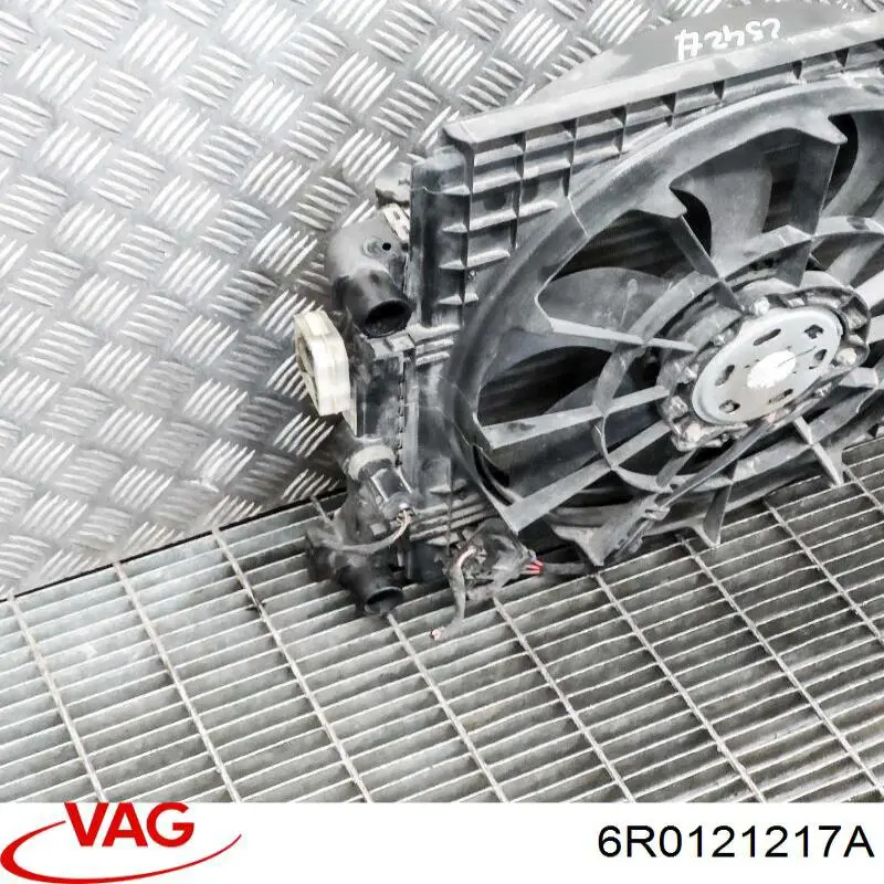 Radiador de agua VAG 6R0121217A precio, desde 21,18 EUR