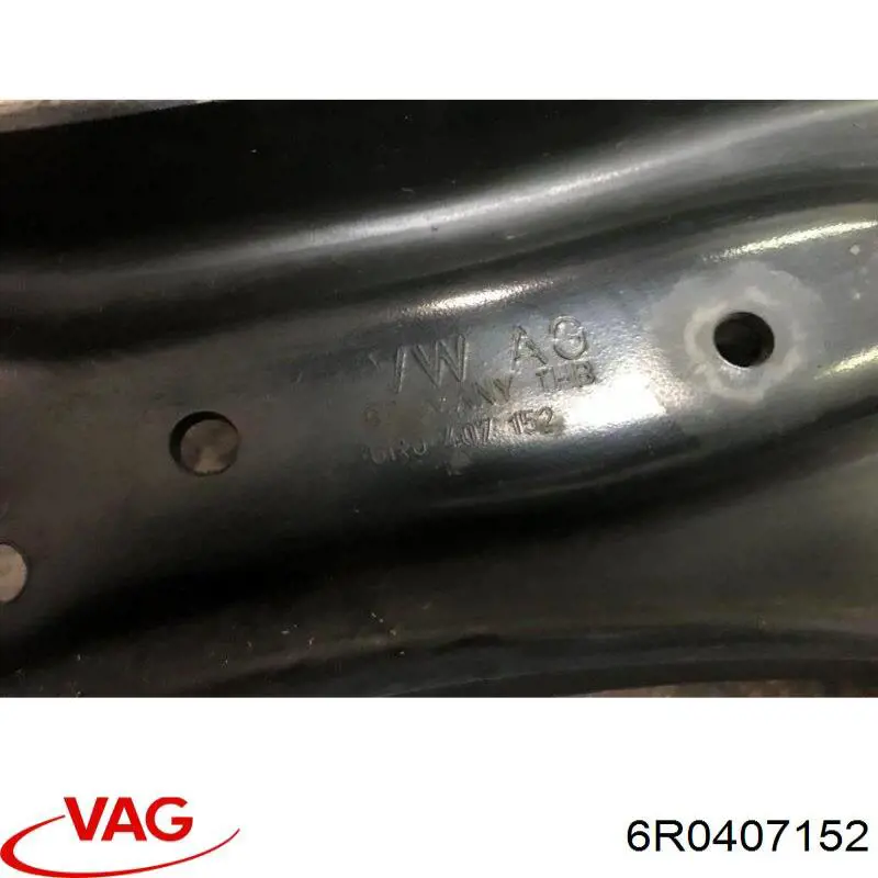 Brazo inferior derecho de la suspensión delantera 6R0407152 VAG