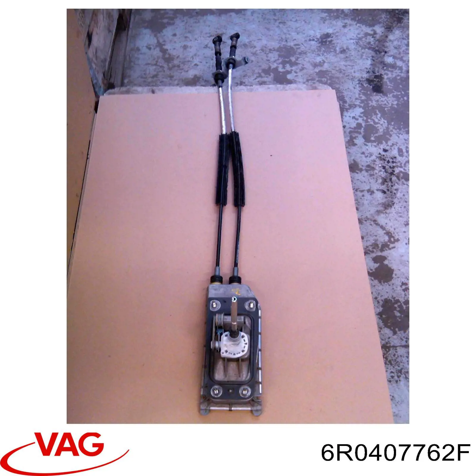 Semieje delantero derecho 6R0407762F VAG