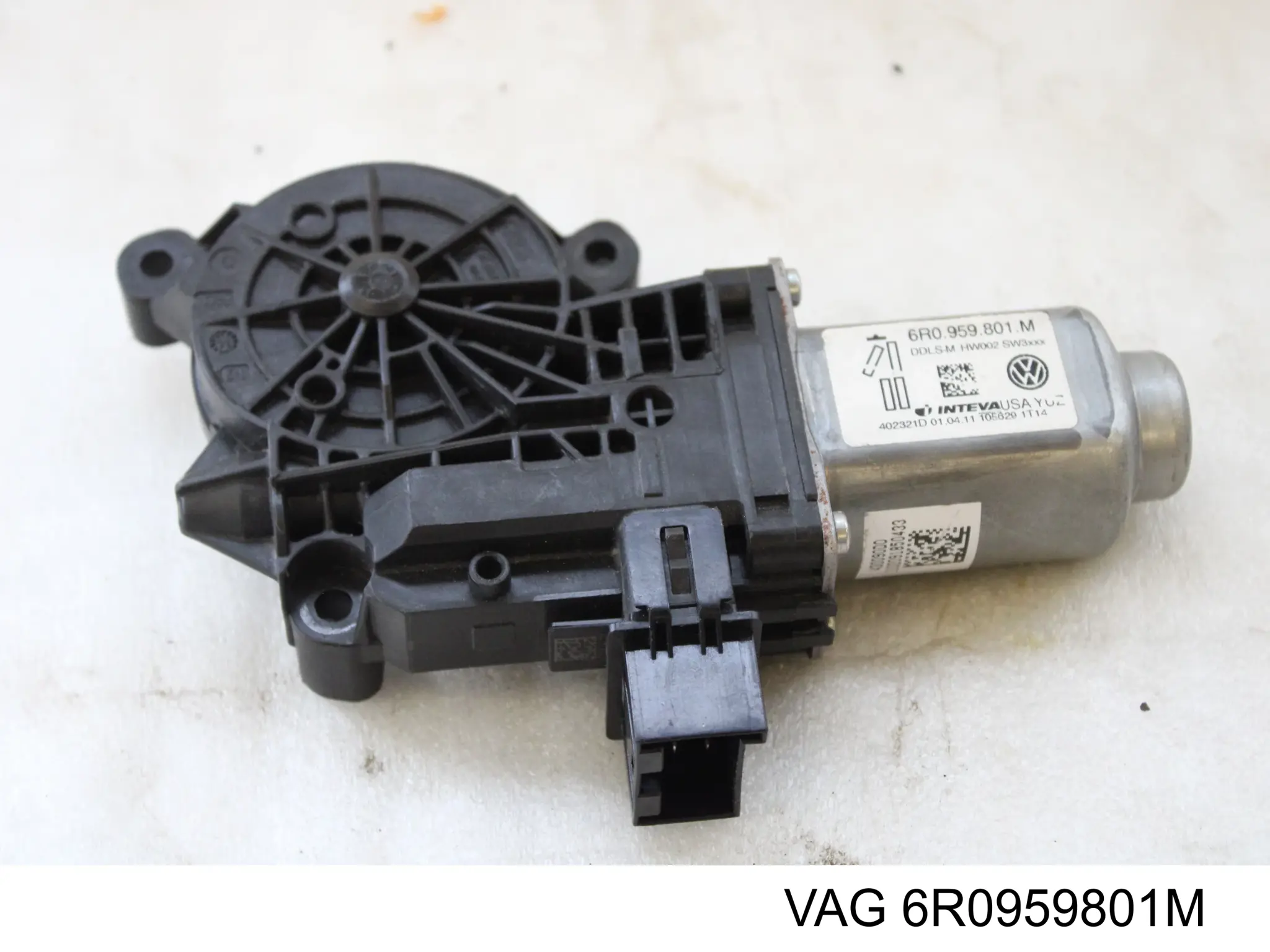 Motor eléctrico, elevalunas, puerta delantera izquierda VAG 6R0959801M