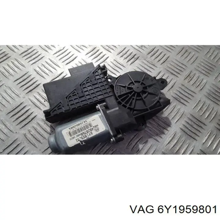 Motor del elevalunas de la puerta delantera VAG 6Y1959801 precio, desde 144,93 EUR