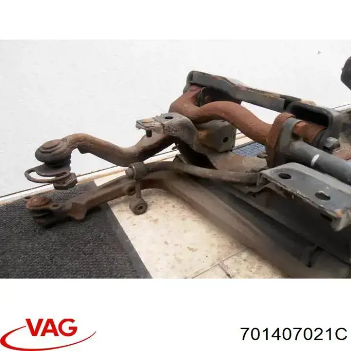 Barra oscilante, suspensión de ruedas delantera, superior izquierda VAG 701407021C precio, desde 634,04 EUR