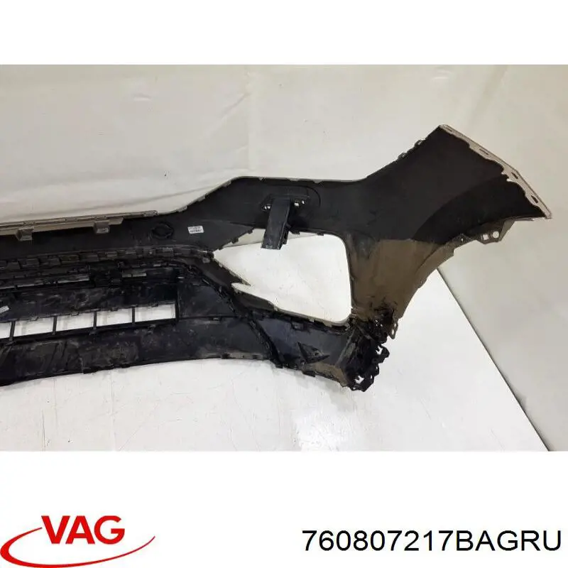 Paragolpes 760807217BAGRU VAG