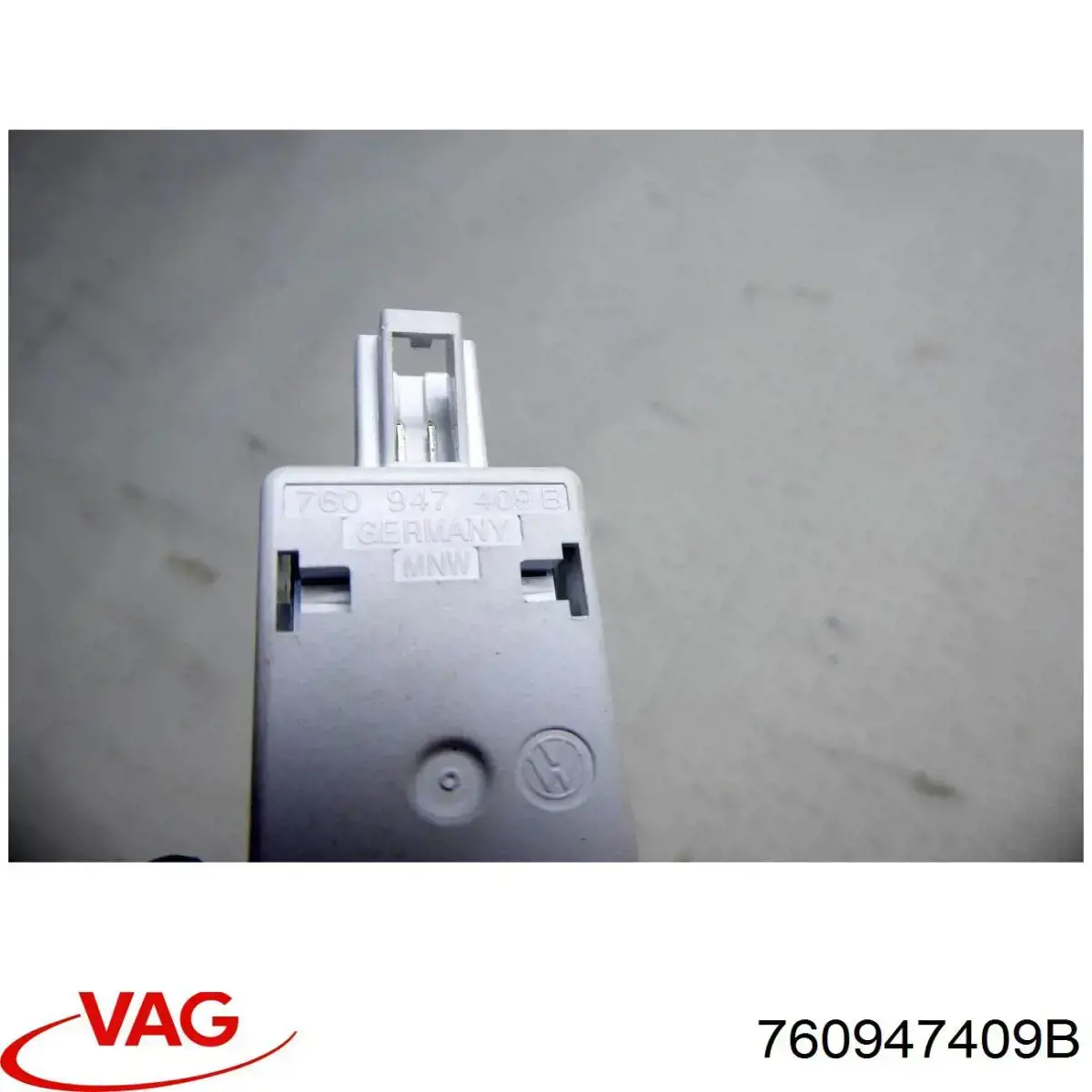 Lámpara de luz del maletero VAG 760947409B precio, desde 38,98 EUR