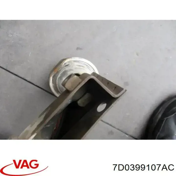 7D0399107AC VAG Soporte de motor izquierdo