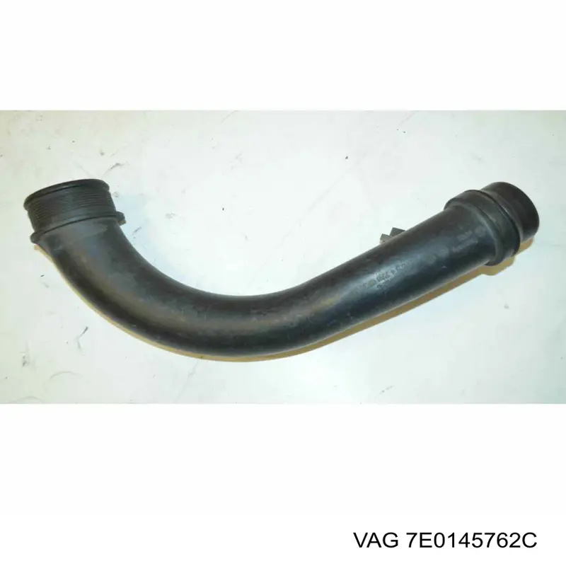 Tubo flexible de aire de sobrealimentación VAG 7E0145762C