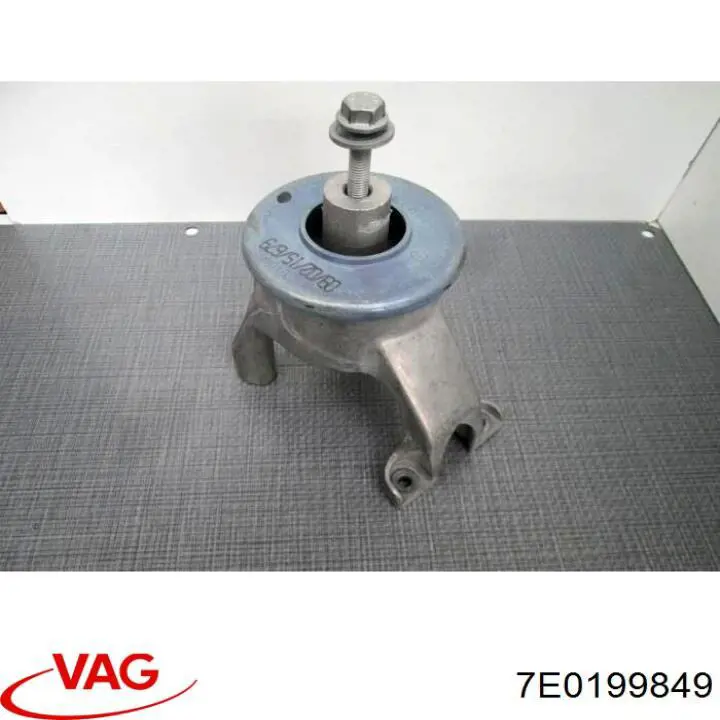 Taco de motor trasero VAG 7E0199849