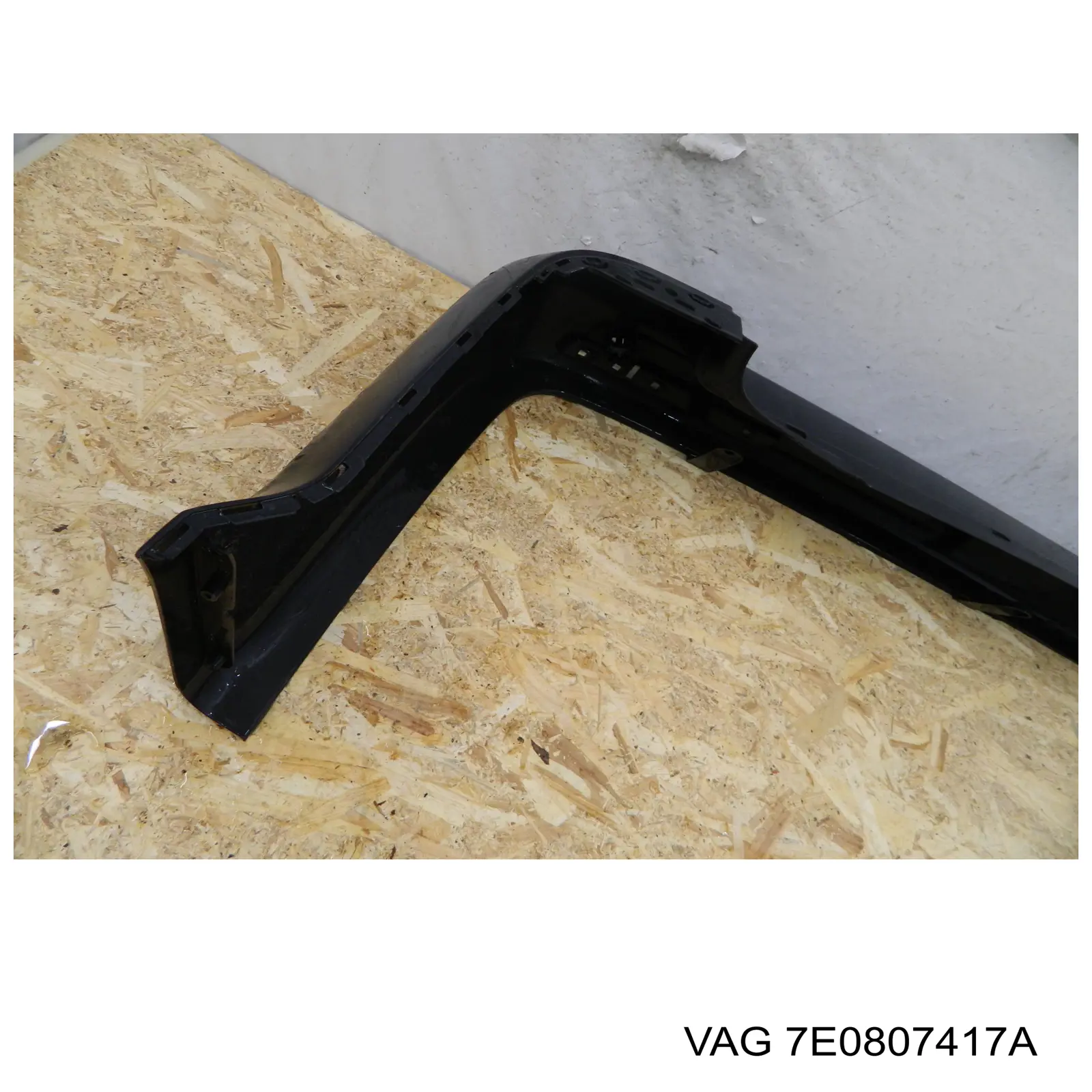 Parachoques trasero 7E0807417A VAG