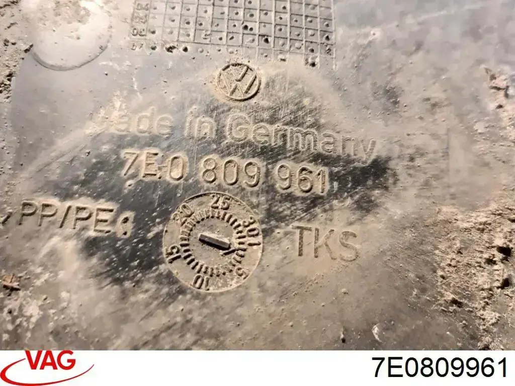 Comprar 7E0809961 VAG Guardalodos interior izquierdo, guardafango delantero
