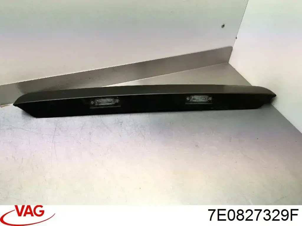 7E0827329F VAG Luz de matricula