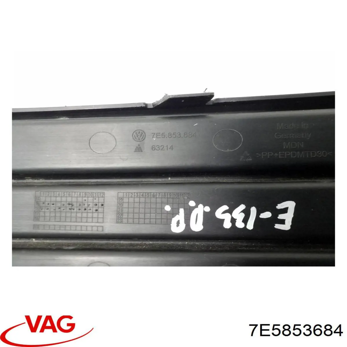 Rejilla derecha del parachoques delantero VAG 7E5853684 precio, desde 28,85 EUR