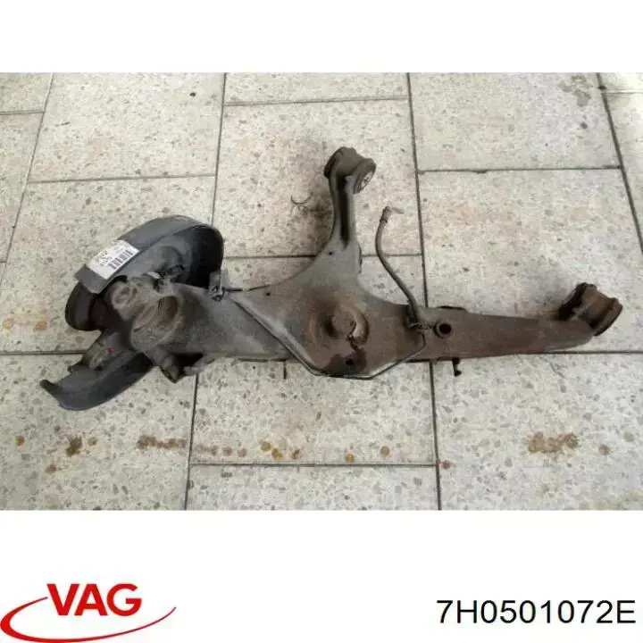 Brazo inferior derecho de la suspensión trasera VAG 7H0501072E precio, desde 210,54 EUR