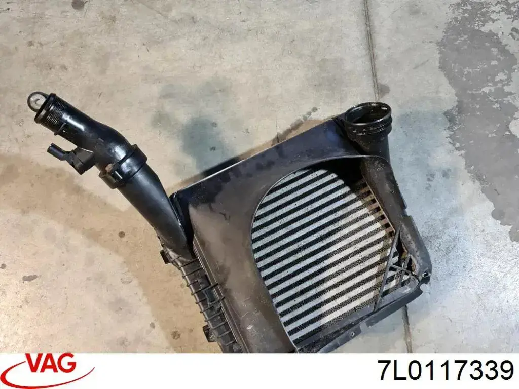 Deflector de aire del radiador intercooler izquierdo 7L0117339 VAG