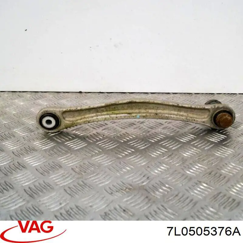 Brazo superior derecho de la suspensión trasera VAG 7L0505376A