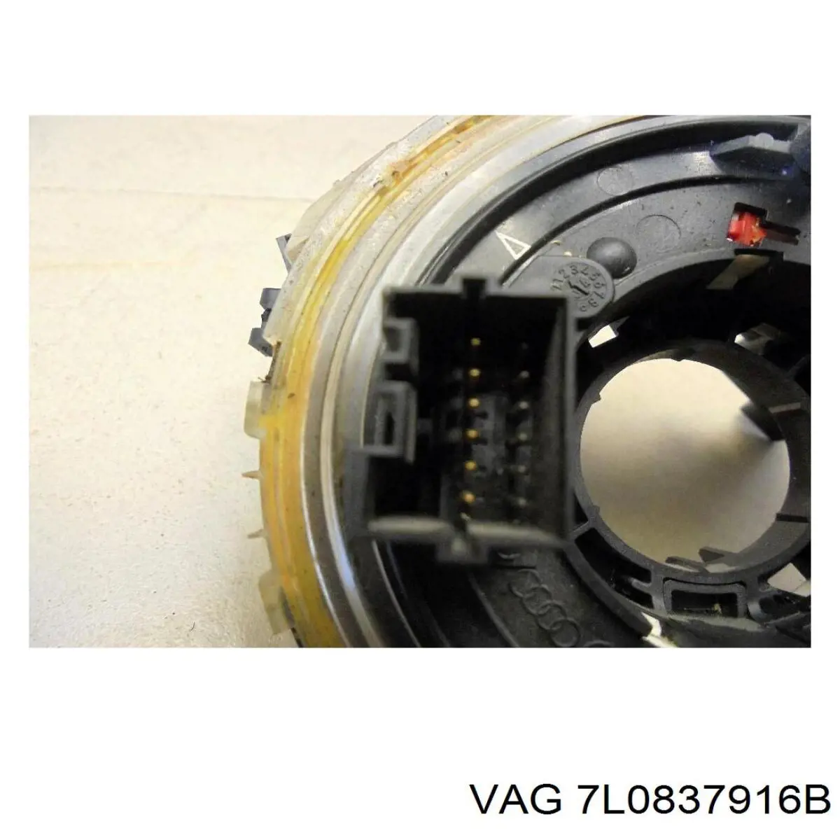 Guarnecido interior de puerta delantera derecha VAG 7L0837916C9B9 precio, desde 21,86 EUR