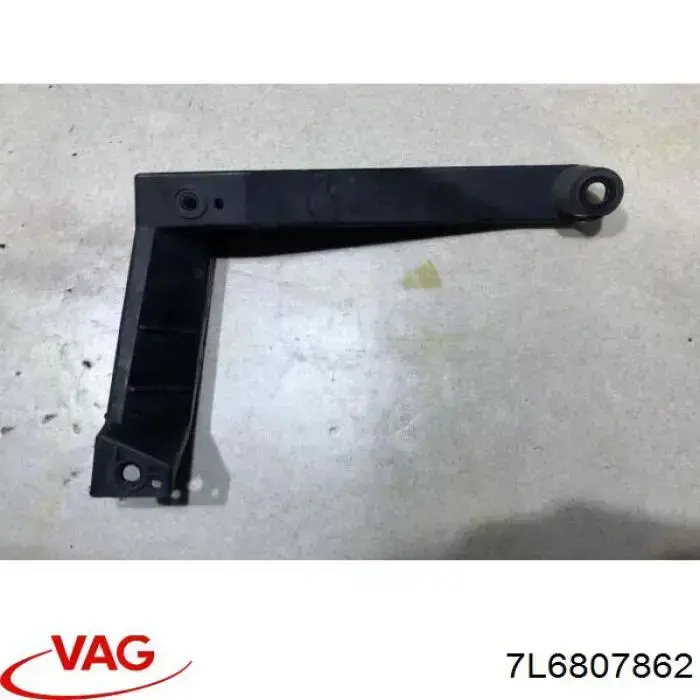 7L6807862 VAG soporte de parachoques trasero derecho