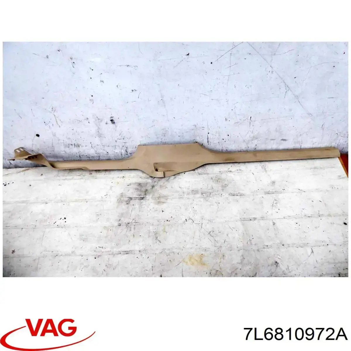 Guardalodo interior derecho, aleta trasera 7L6810972A VAG