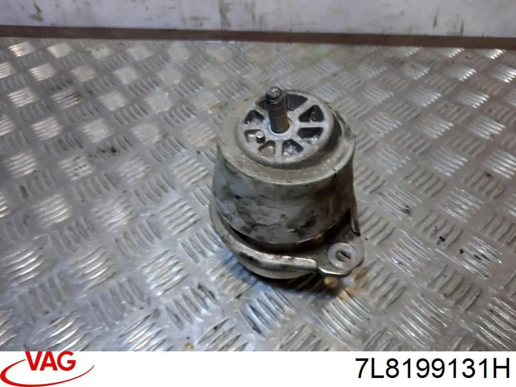 Soporte elástico, suspensión del motor, Izquierda / Derecha VAG 7L8199131H