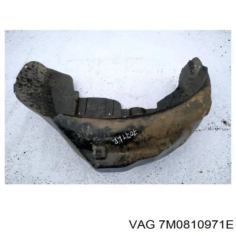 Revestimiento, pasarrueda trasera, izquierdo VAG 7M3810971B
