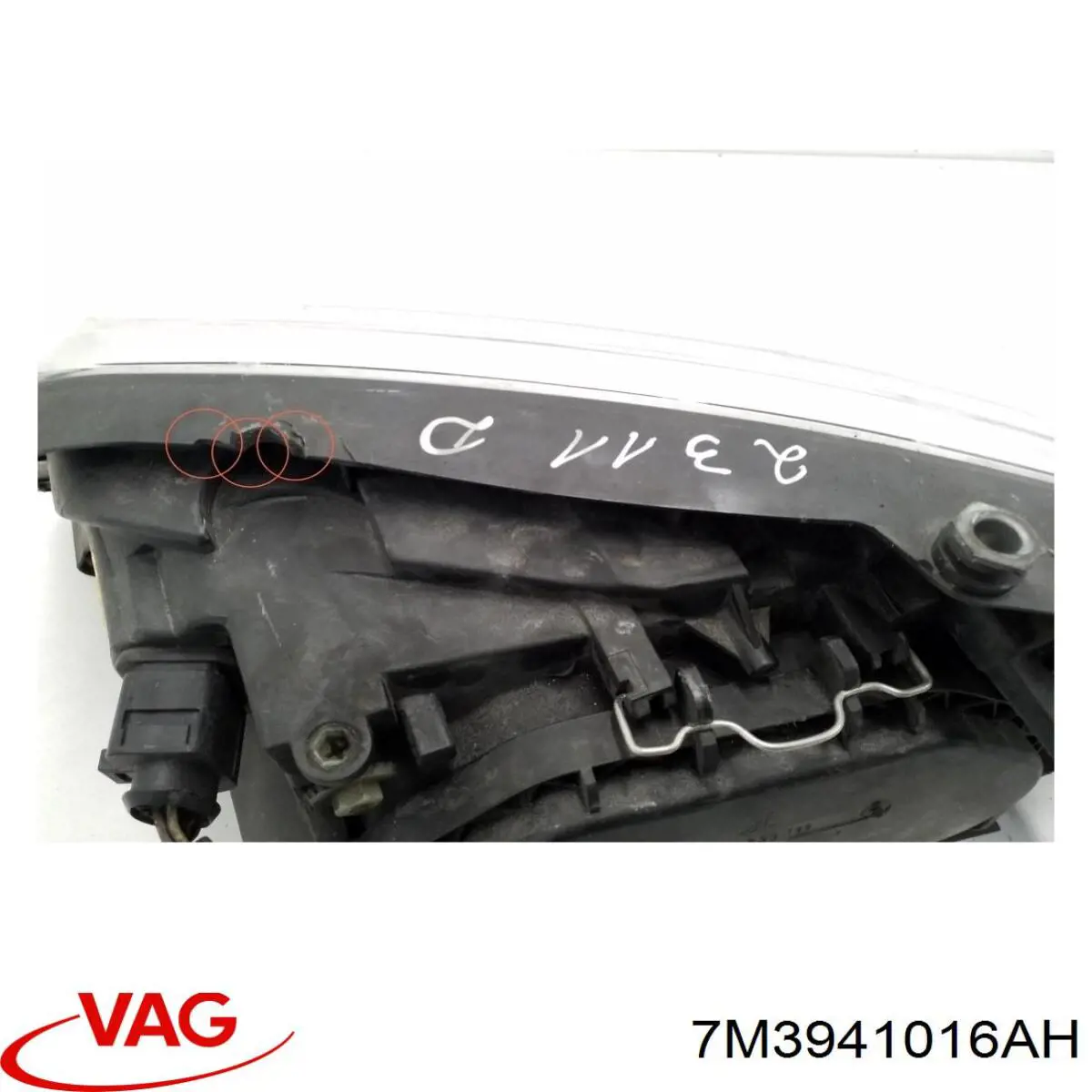 Faro derecho VAG 301182212 precio, desde 120,52 EUR
