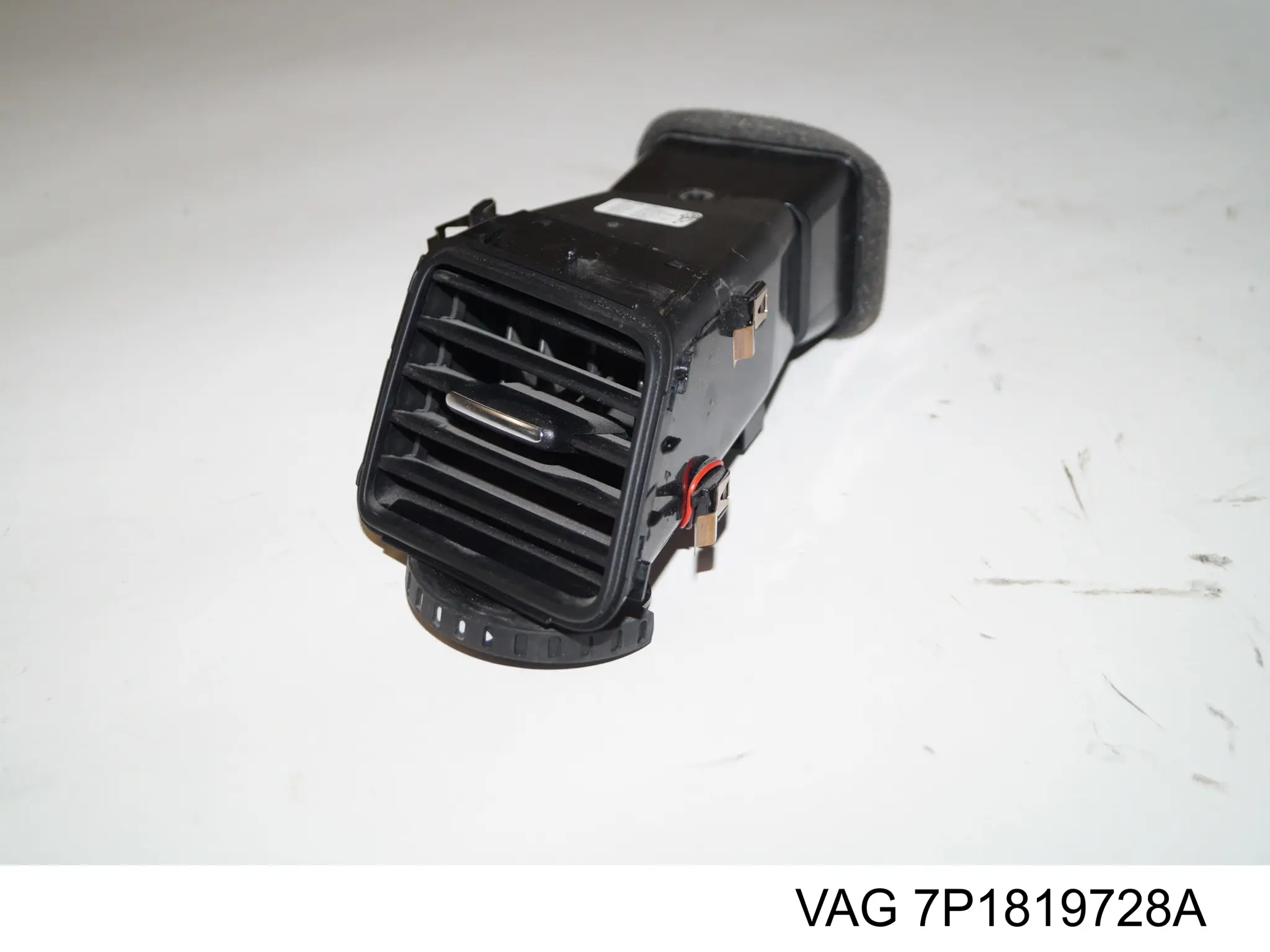 Rejilla de ventilación de salpicadero VAG 7P1819728UBN precio, desde 47,92 EUR