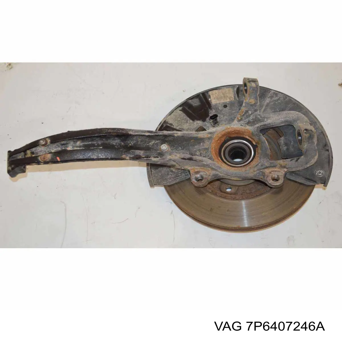 Mangueta delantera derecha VAG 7P6407246A precio, desde 138,46 EUR