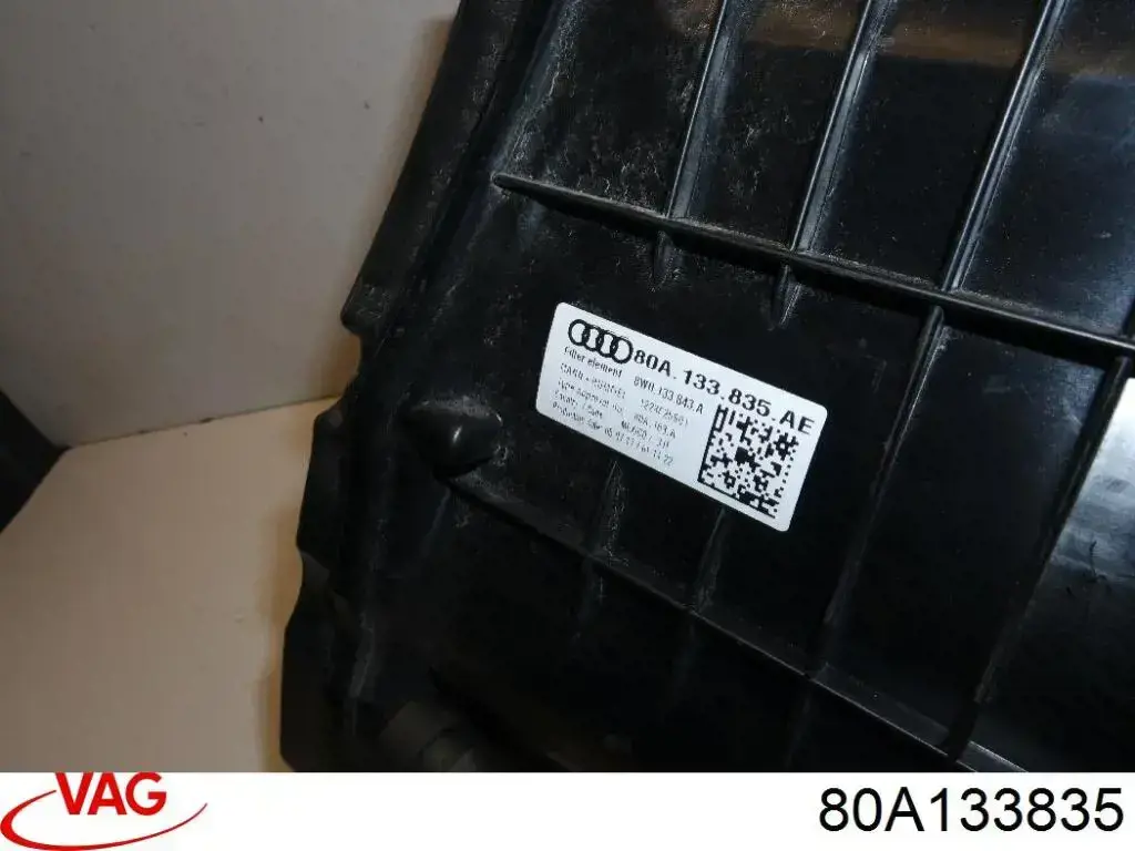 Caja del filtro de aire VAG 80A133835 precio, desde 158,27 EUR