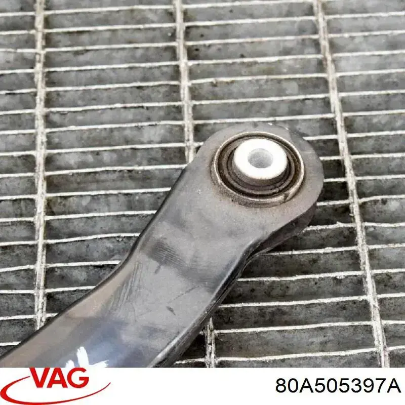 Brazo superior izquierdo de la suspensión trasera 80A505397A VAG