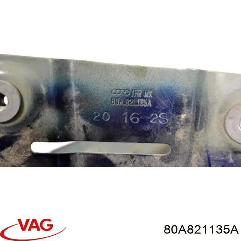 Soporte delantero izquierdo para aleta delantera 80A821135A VAG