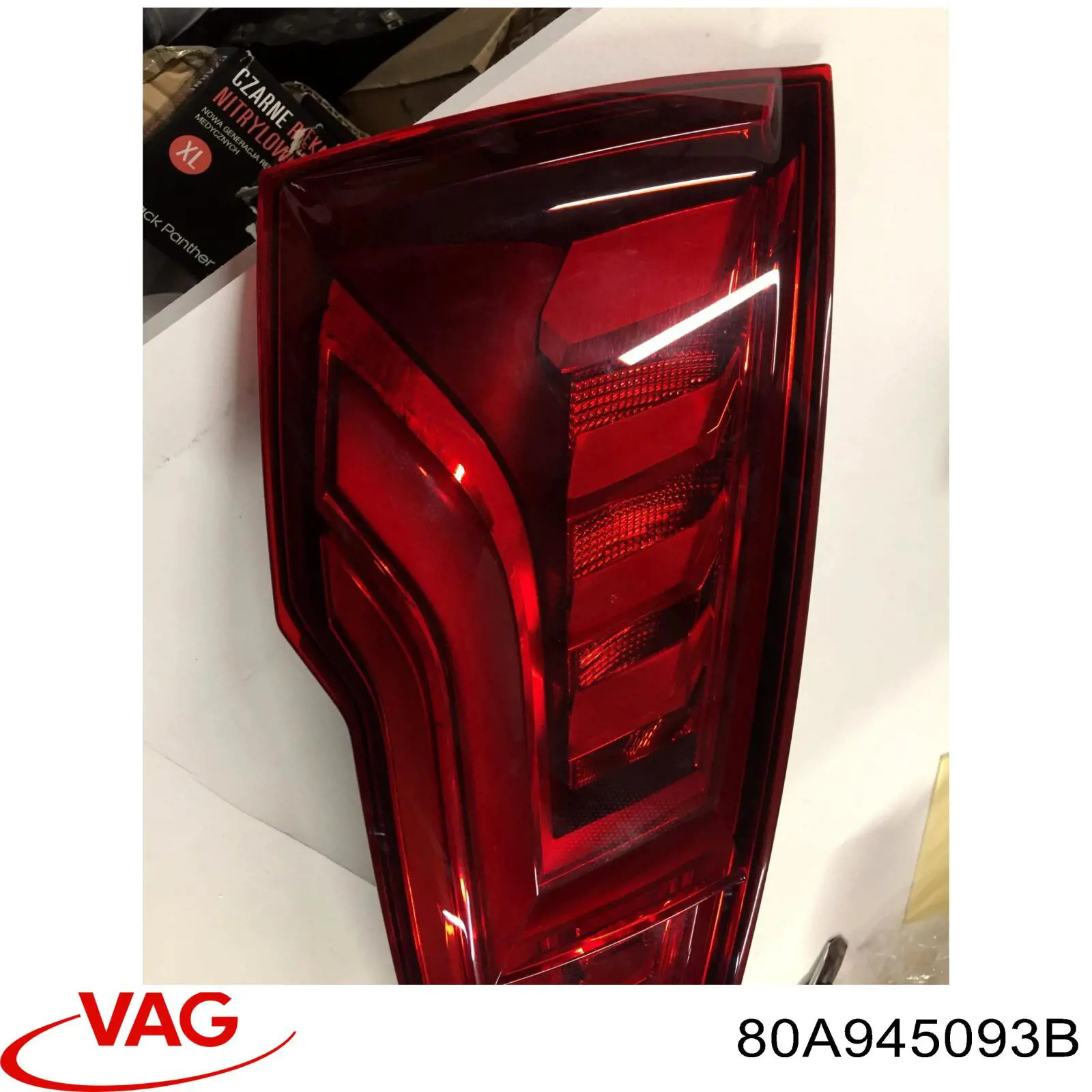 Piloto trasero izquierdo 80A945093B VAG